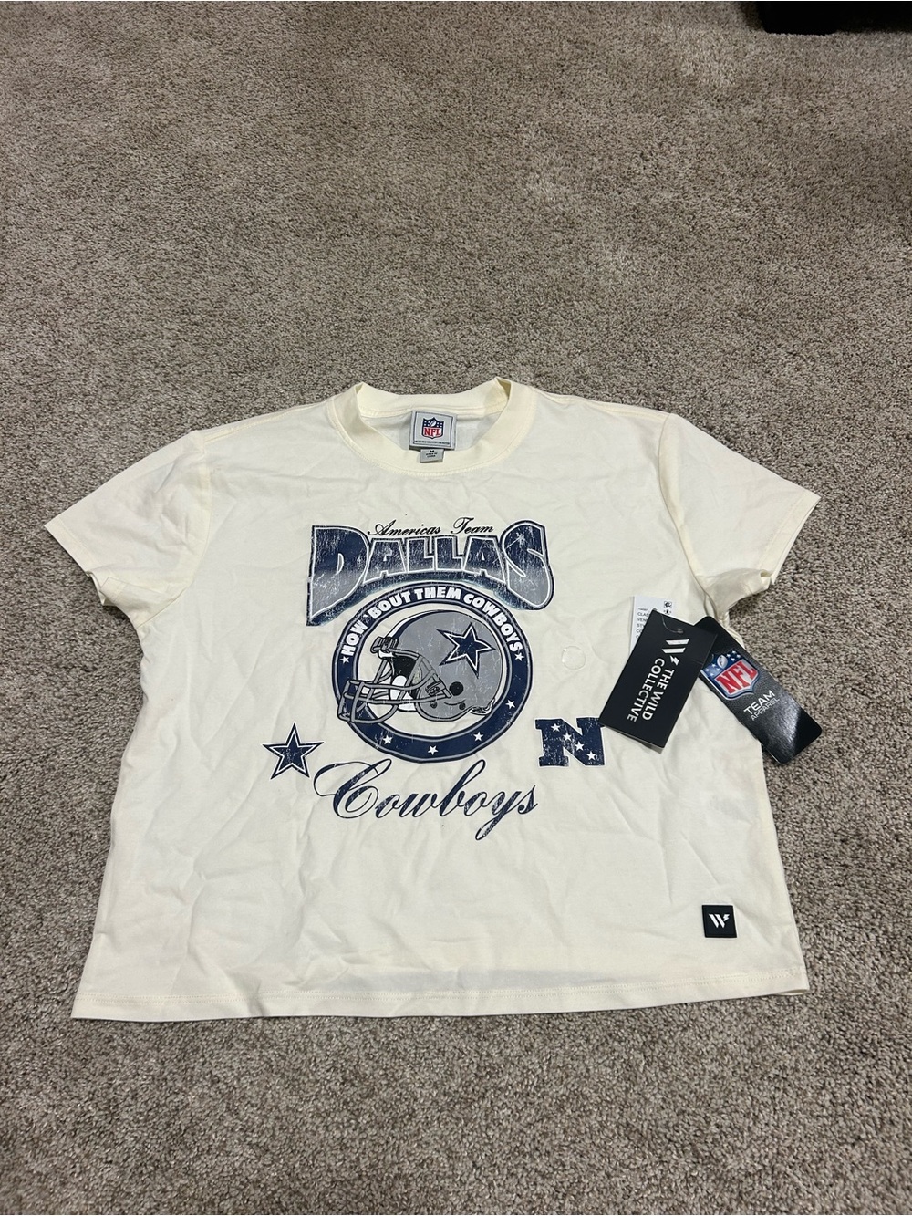 NWT Dallas Cowboys Cream Graphic Tee - NFL Team Shirt